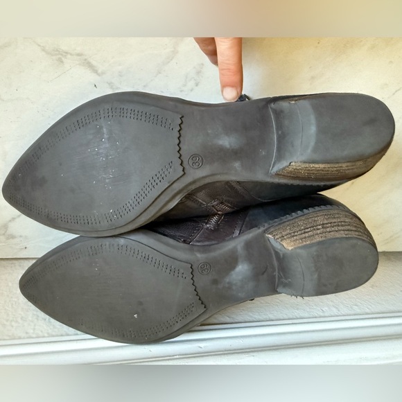 HEYRAUD Brown Leather Ankle Boots - Picture 7 of 8